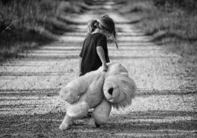 girl, walking, teddy bear